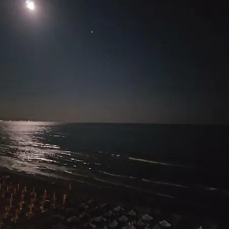 아파트 Dm On The Beach, Private Garage Available