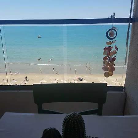 아파트 Dm On The Beach, Private Garage Available Durrës
